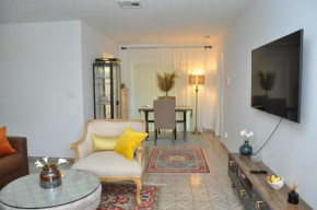 Contemporary 2 Bedroom Home Near 5th Ave & Mercato